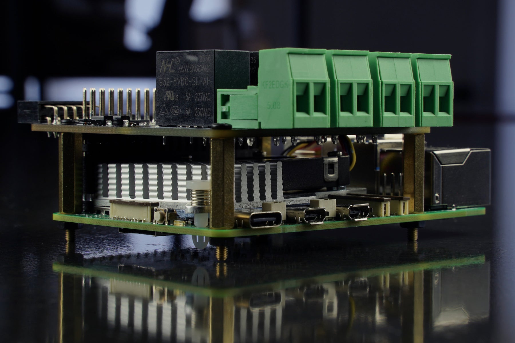 BEVRLink Raspberry Pi 5 - 4 Channel Relay HAT